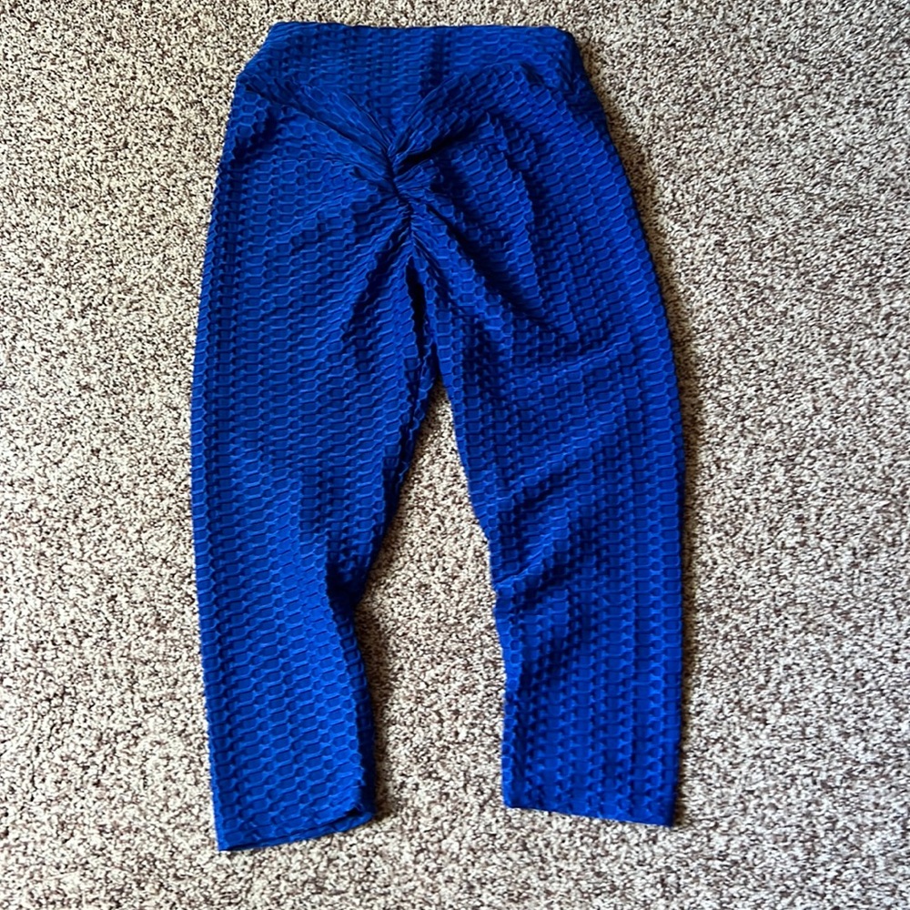 Cobalt Blue Scrunch Booty Capri Sportswear Leggings